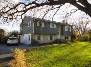 1105 Forest Dr, Abbottstown, PA 17301