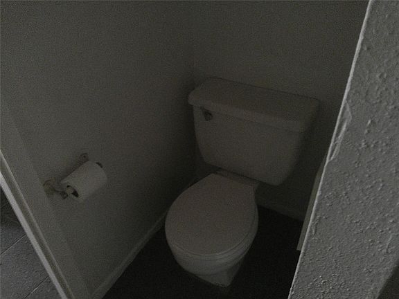 5th image of 5771 Easthampton Dr #B