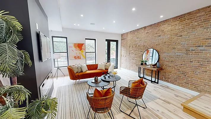 Sold by Platt New York | media 2