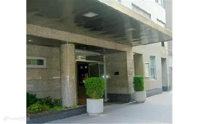 Rented by Douglas Elliman | media 22