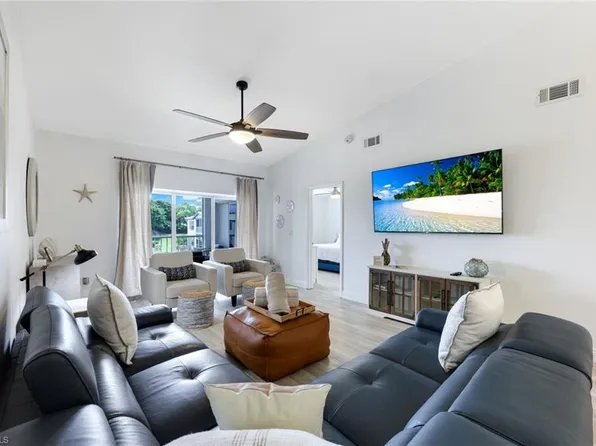 824 Tanbark Dr, Naples, FL