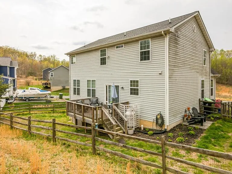 48 Ellison Ct — Photo 3