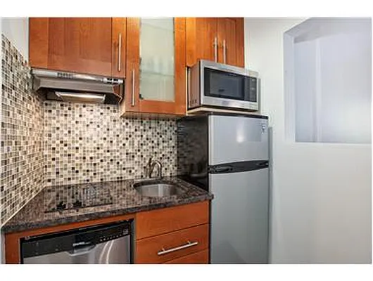 Rented by Douglas Elliman | media 33