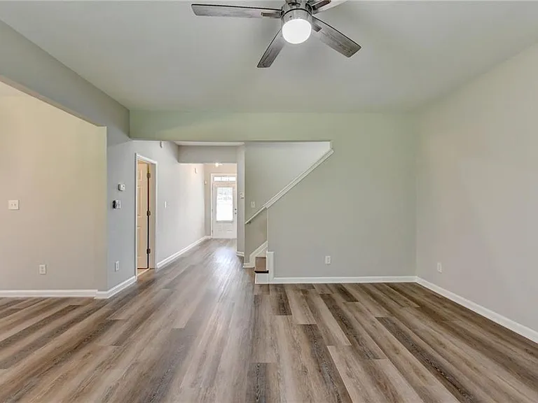 2208 Staunton Dr — Photo 13
