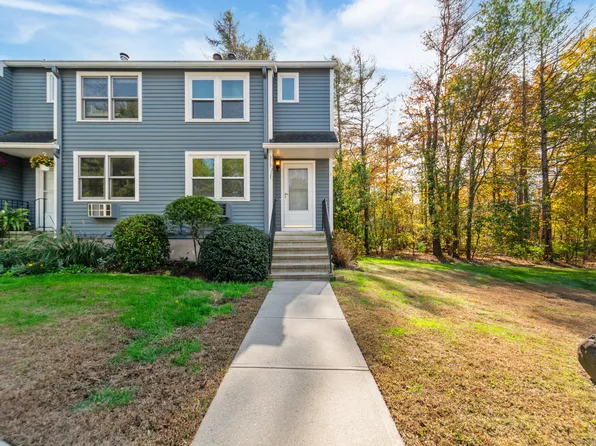 315 Greens Loop #315, Cheshire, CT 06410