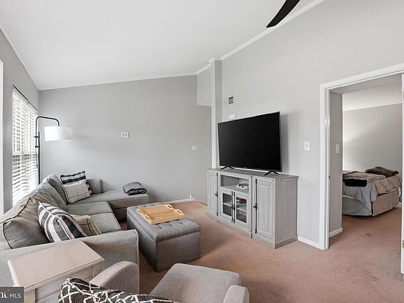 2nd image of 2303 Bennett Pl
