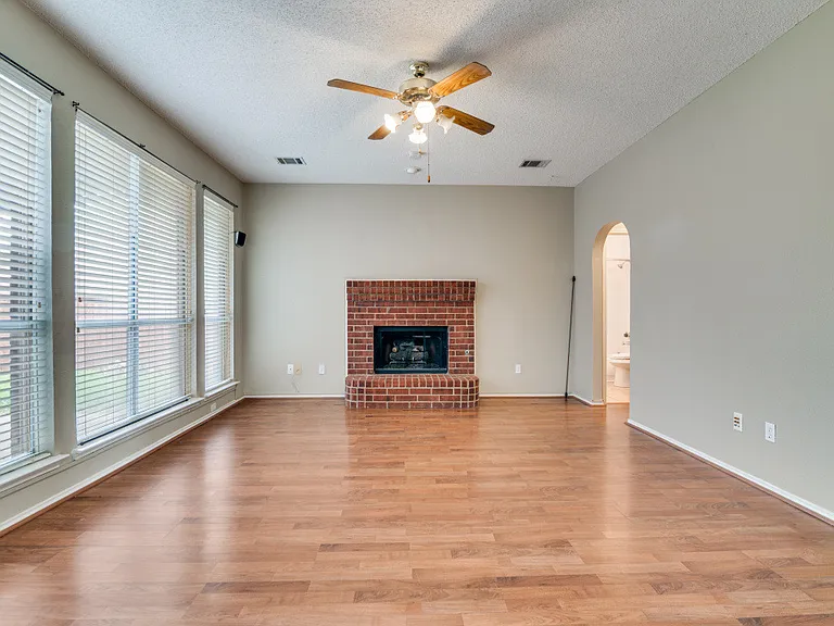 1806 Pendleton Rd — Photo 6