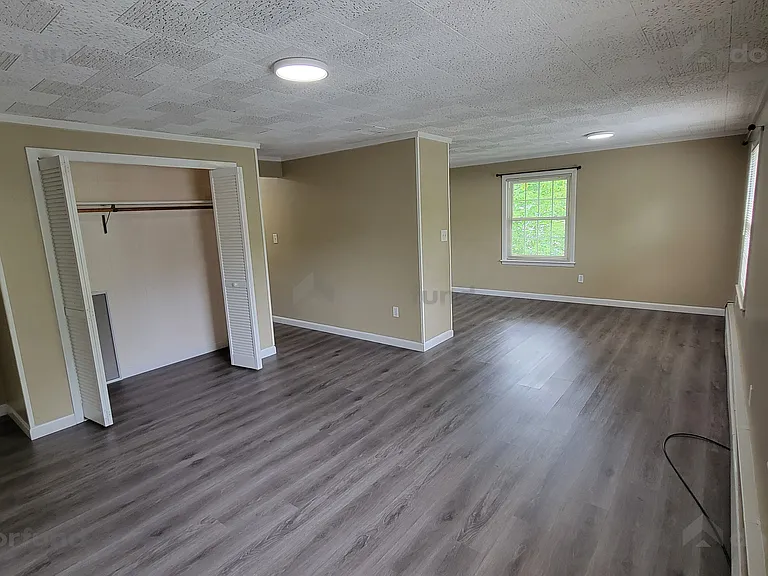 16 Harvard Rd #8 — Photo 2