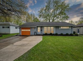 9075 Lynnhaven Rd, Parma Heights, OH 44130