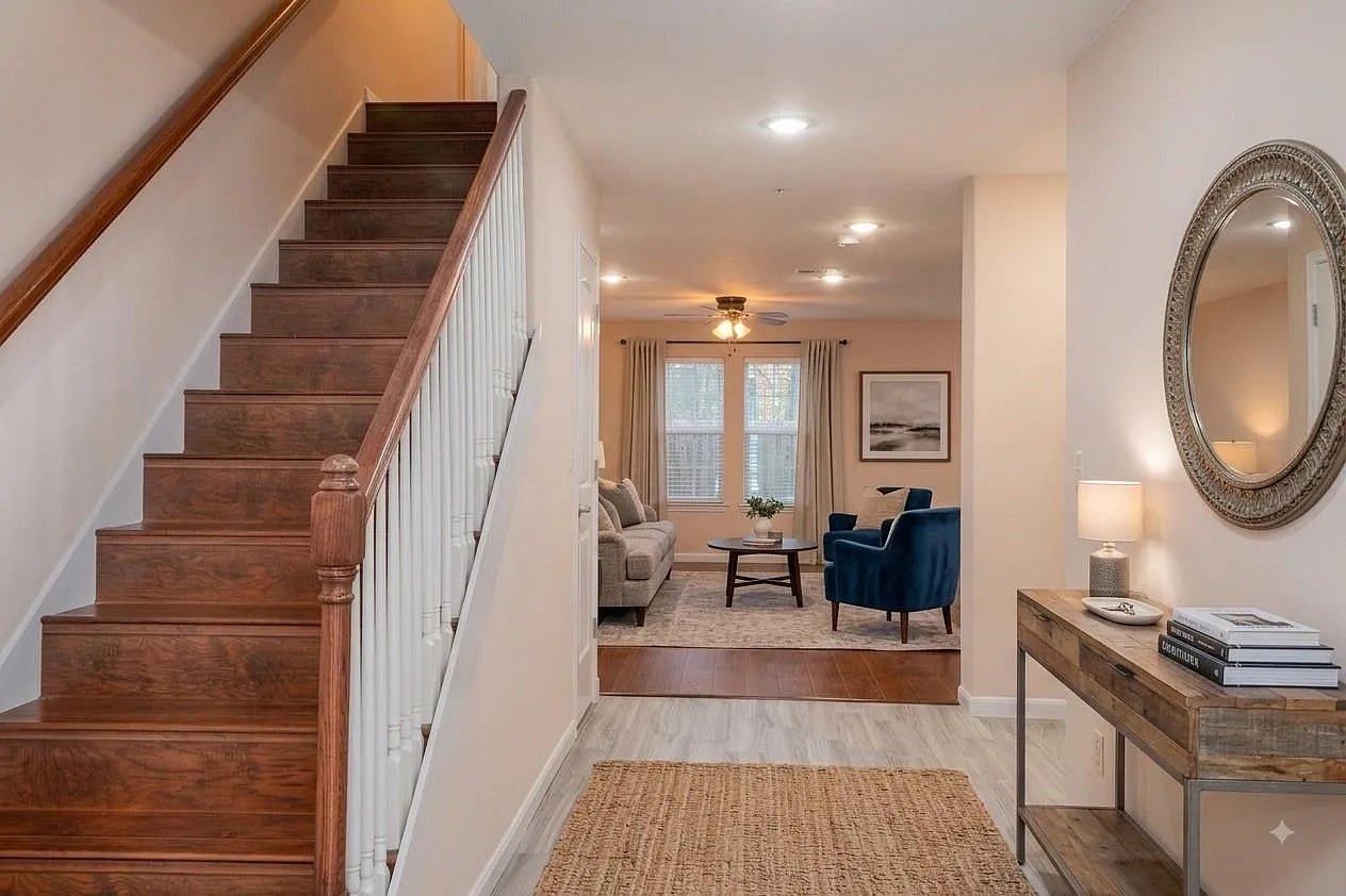 3 bed, 2.5 bath, 1500 sqft, $1,650 — Photo 3