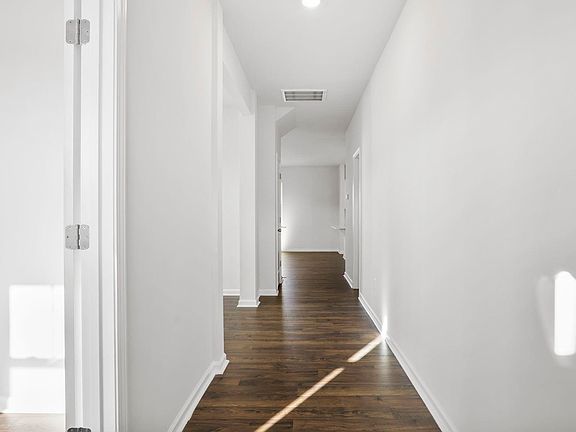 3rd image of 1065 Roleson Way