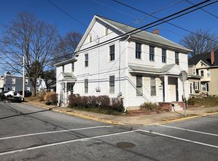 101 E Lincoln Ave, Lititz, PA 17543