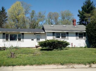 419 Fulton St, Buchanan, MI 49107