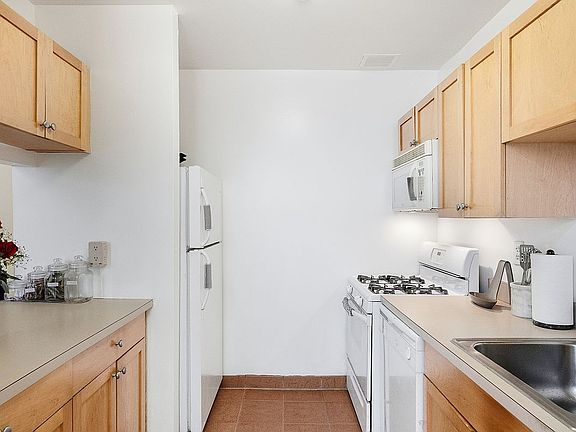5th image of 231 W 148th St APT 4M