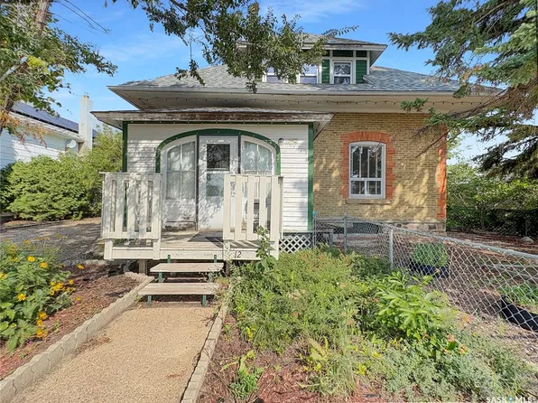 12 22nd STREET, Battleford, SK S0M 0E0
