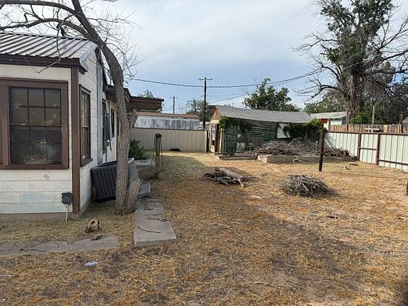 2nd image of 808 S Poplar St