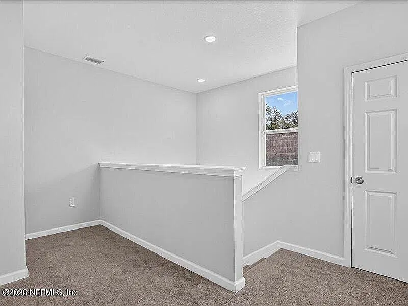 4 bed, 2319 sqft, $2,800 — Photo 4