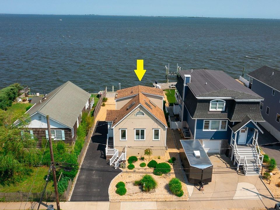 1st image of 11 E Shore Drive