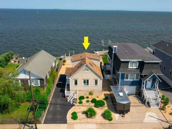 11 E Shore Drive, Babylon, NY 11702