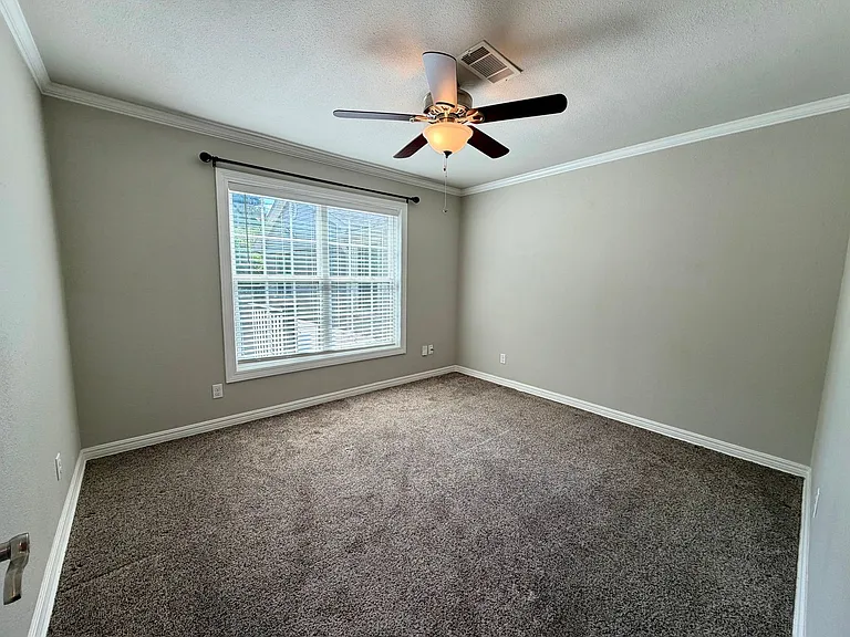 2120 Garner Ln — Photo 25