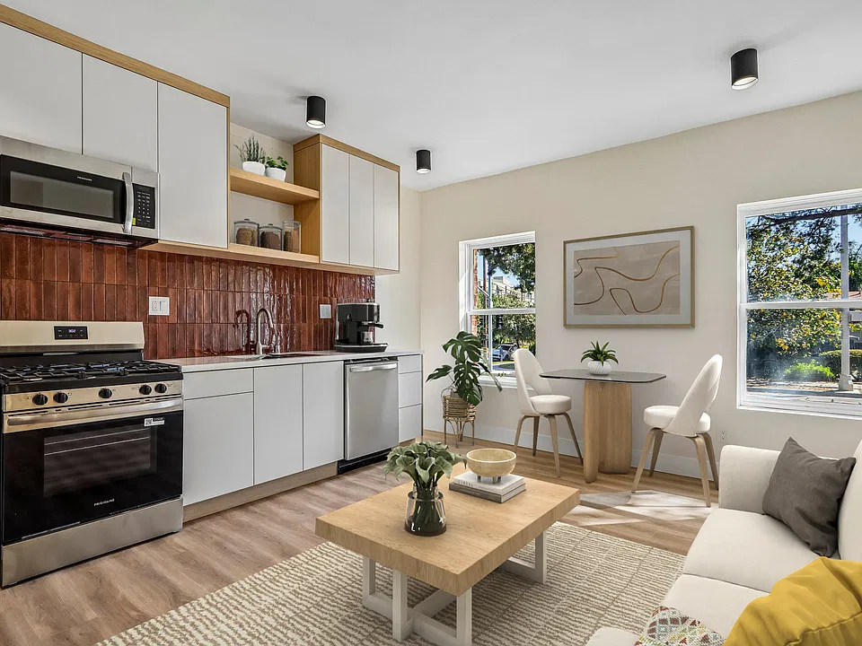 129 N Michigan Ave #103