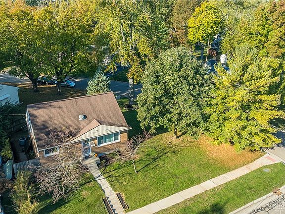 5th image of 2551 Acorn Dr