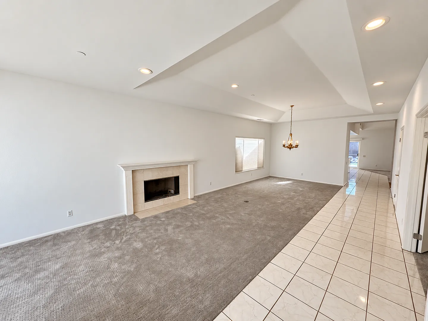 Spacious 4 Bedroom 3 Bath East End Home — Photo 4