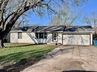 408 S Overlook Dr, Coffeyville, KS 67337