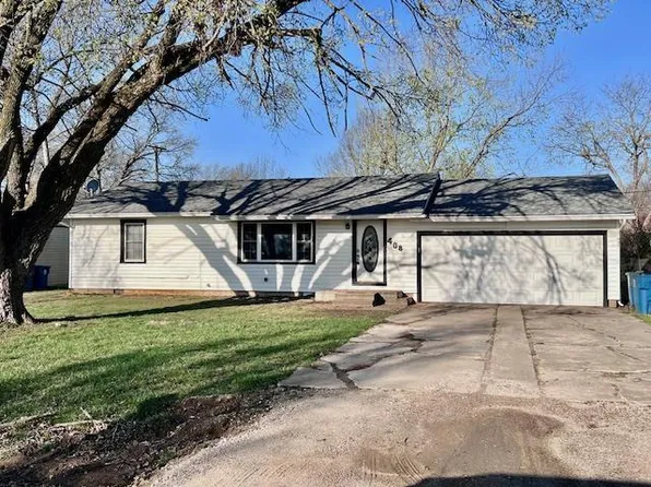 408 S Overlook Dr, Coffeyville, KS 67337