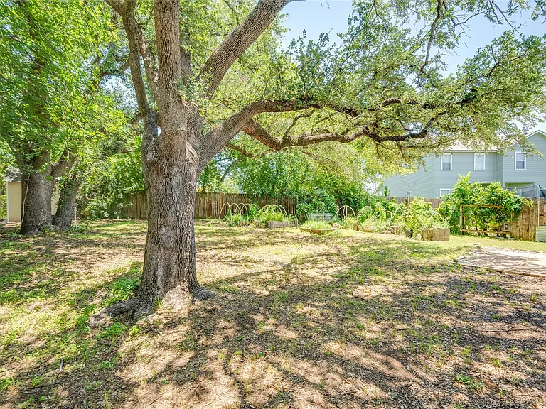 1707 Overhill Dr — Photo 34