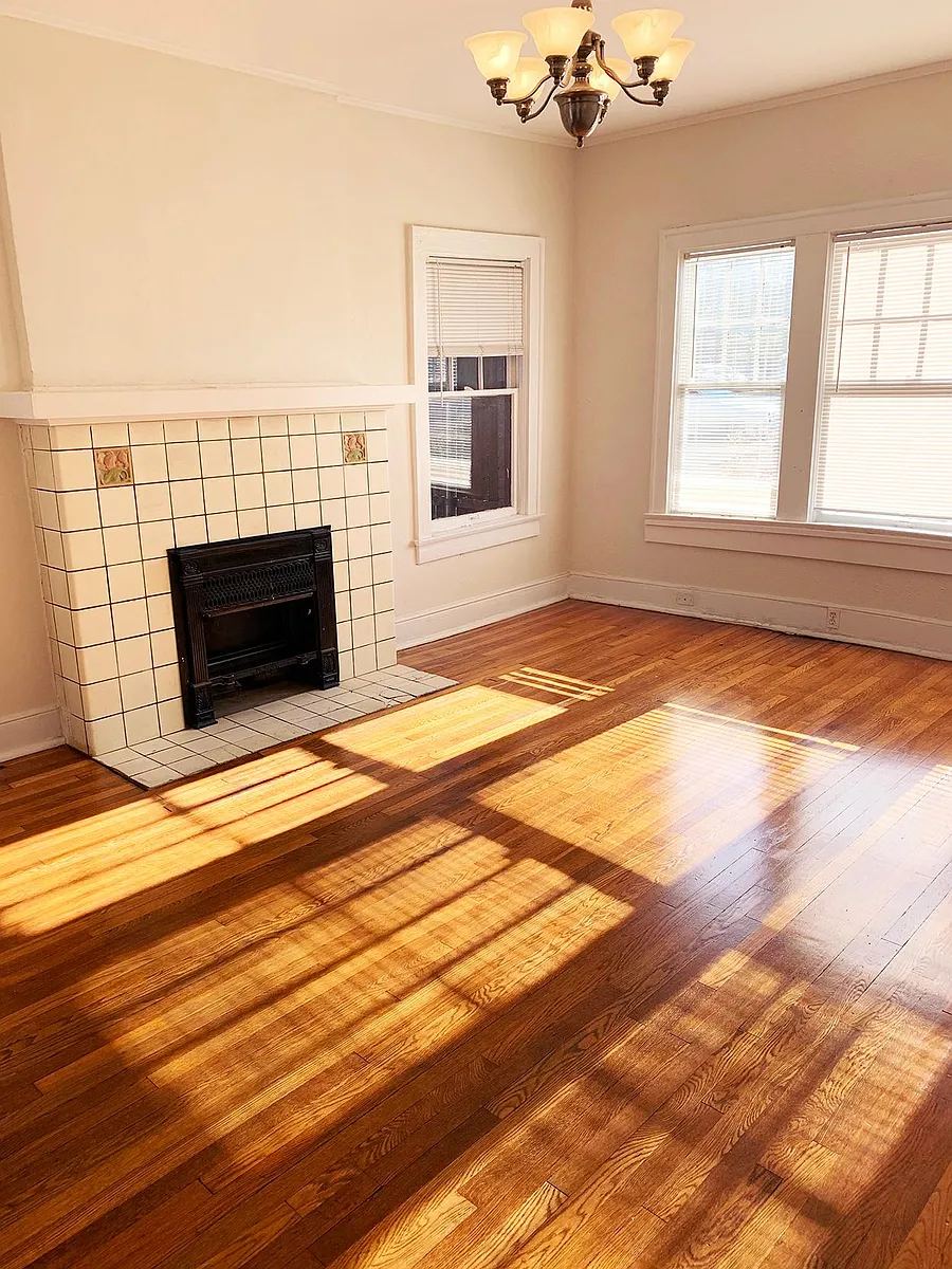 Building Photo - 4701 Gaston Ave #4