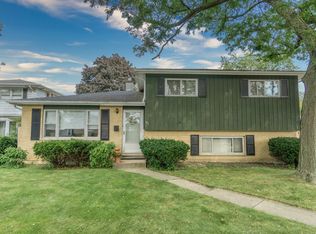 101 S Clarendon Ave, Addison, IL 60101