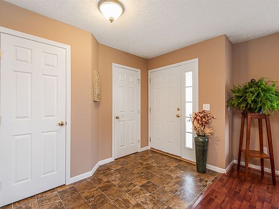 4th image of 2724 Pebble Creek Way