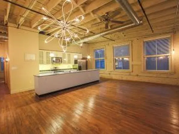 1300 Main St APT 305, Lynchburg, VA 24504