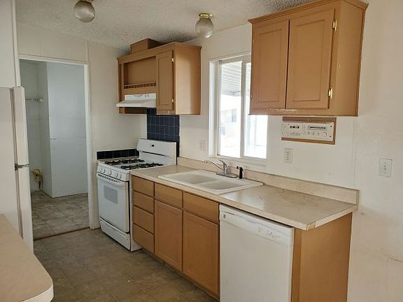 3rd image of 6105 E Sahara Ave Space 41