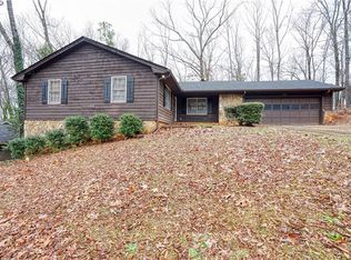 719 Lost Creek Cir, Stone Mountain, GA