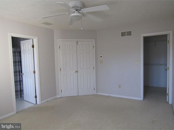 5th image of 839 N Waterford Ln