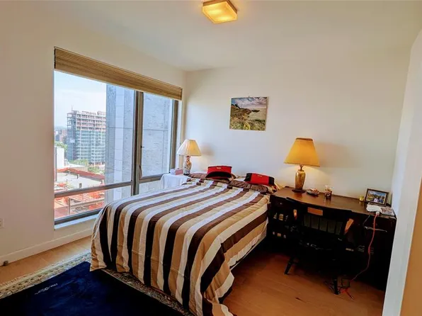 138-35 39th Avenue image 4 of 9