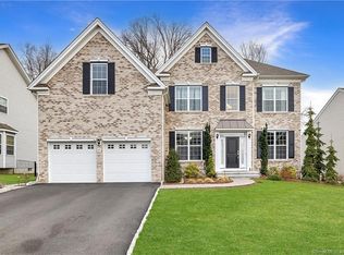 27 S Crossing Way, Bethel, CT 06801