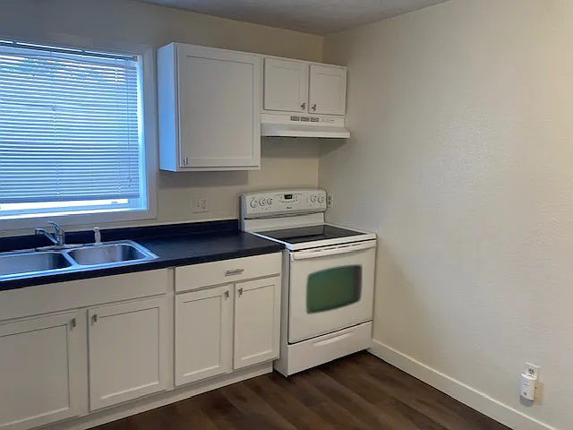 1218 3rd Ave — Photo 3