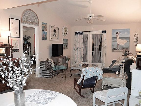 3rd image of 115 Crabapple Way