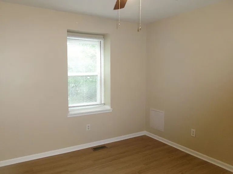4346 Oak St #A — Photo 8