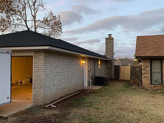 2nd image of 741 Wood Hollow Ln
