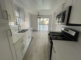 7014 Ramsgate Pl, Los Angeles, CA