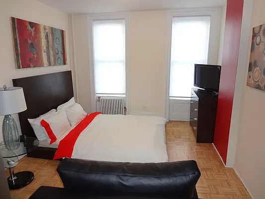 Rented by Compass | media 2