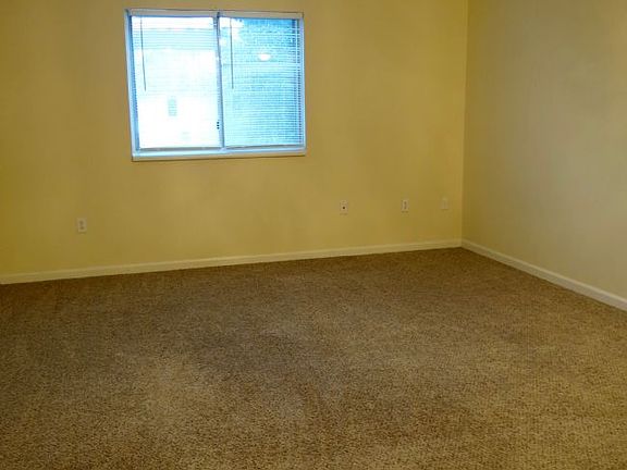 3rd image of 612 Madison St APT 2