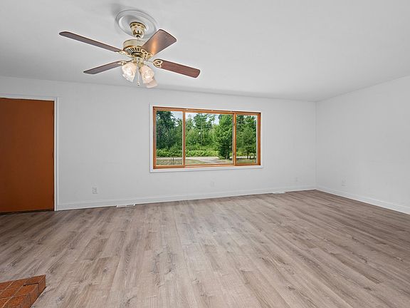 3rd image of N11145 Oak Ln