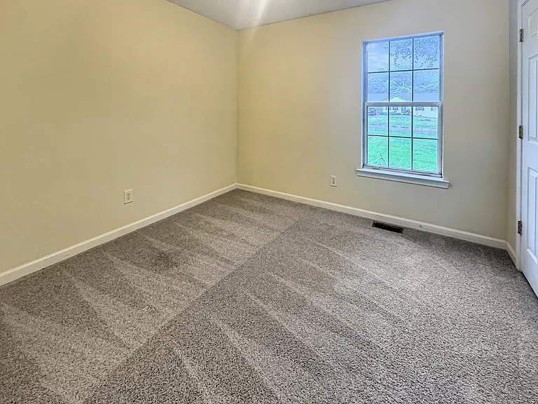 4031 Oliver Dr — Photo 8
