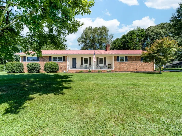 2671 Surrey Dr, Lincolnton, NC 28092