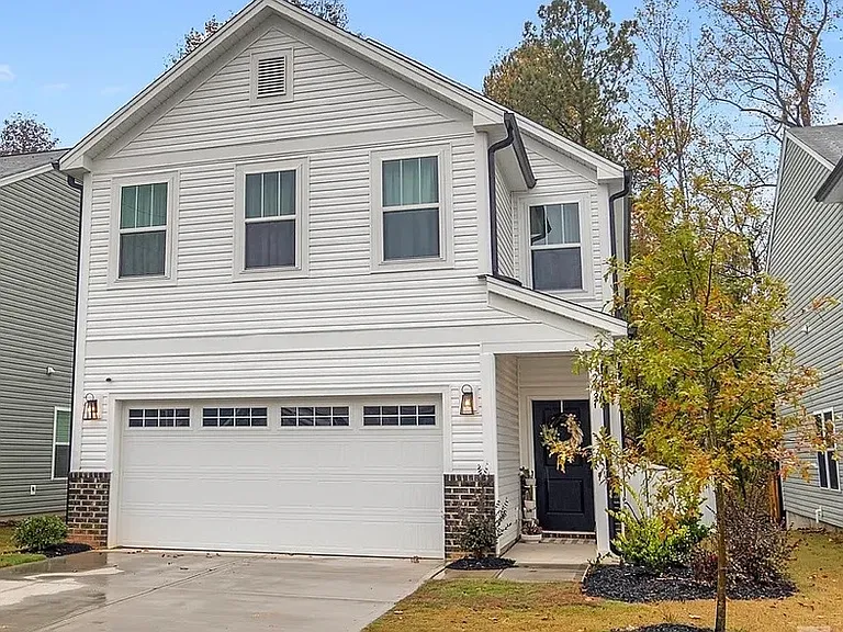 242 Lacewing Dr — Photo 1